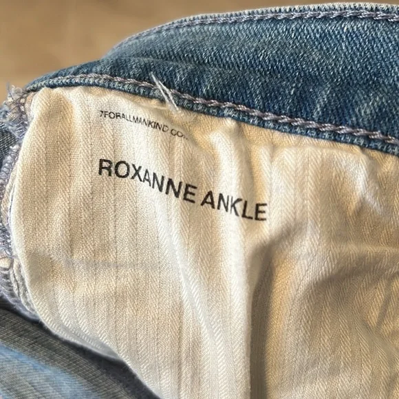 7 For All Mankind Light Blue Skinny Jeans - Picture 4 of 5